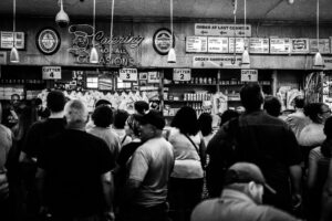 https://unsplash.com/photos/a-large-group-of-people-in-a-store-aw-PE986b9Q?utm_content=creditShareLink&utm_medium=referral&utm_source=unsplash